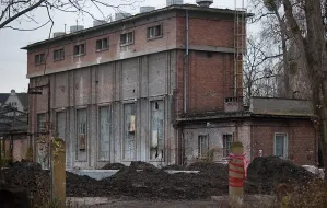 Znika kolejny stoczniowy budynek. Przygotowania pod Nową Wałową
