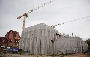 Sześć firm chce dokończyć budowę Teatru Szekspirowskiego