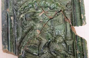  XVI-wieczny kafel zdobiący piec