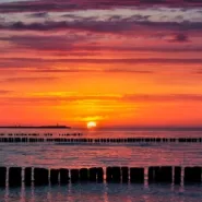 Żwawy marsz po plaży z Gdyni Oksywia do Rewy