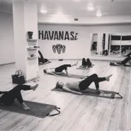 Pupomania i płaski brzuch w Havana Si