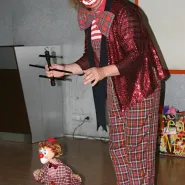 Niedzielne Teatrzyki dla Dzieci: Marionetki Clowna Pinezki