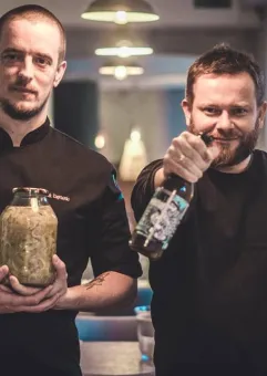 Kolacja: Premiera SaintNoMore