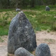 Kamienne Kręgi, wizyta w rezerwacie i wędrówka po okolicy