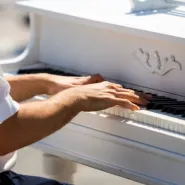 Piano na molo. Jan Szczurek