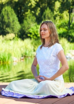 Qigong Falun Dafa w parku w Sopocie