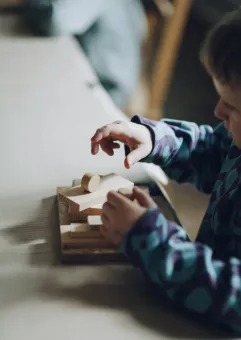 Drewniaki, zajęcia stolarskie dla dzieci