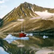 Spitsbergen pod żaglami
