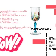 Malowanie szkła z nalewką w ręku