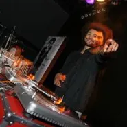 Fuzja didżejów z muzykami – DJ Oscar BRh+ i Tomek Grzegowski  