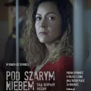 Kino Konesera: Pod szarym niebem