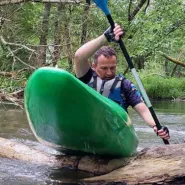 Krótki trening kajakowy dla nowicjuszy w jedynkach