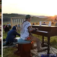 Piano w Naturze | koncert z towarzyszeniem dzwonów rurowych, mis kryształowych oraz gongów