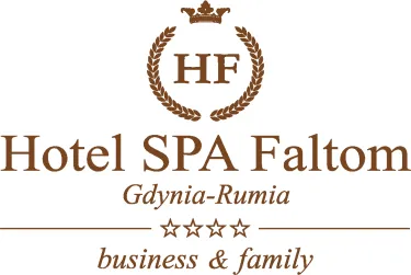 Ratownik wodny/ ratowniczka wodna na besenie w hotelu
