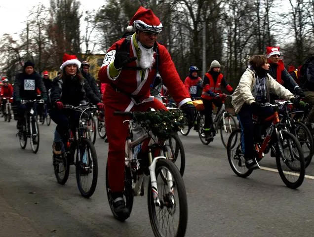 Migawki z I edycji przejazdu pt."Mikołaje na Rowerach"