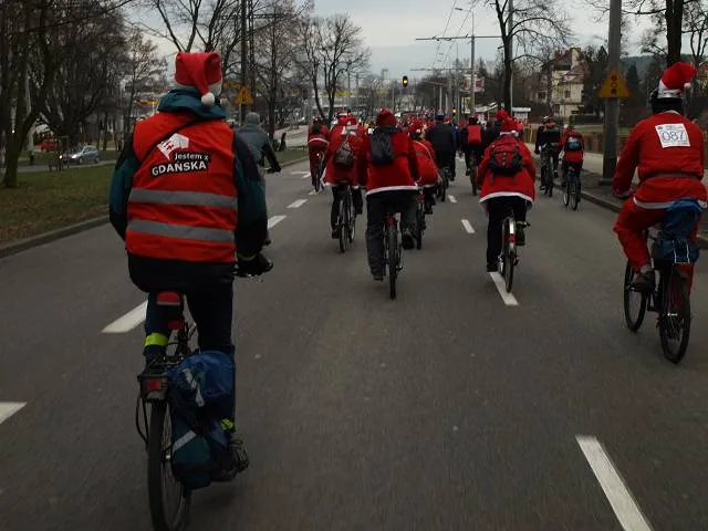 Migawki z I edycji przejazdu pt."Mikołaje na Rowerach"