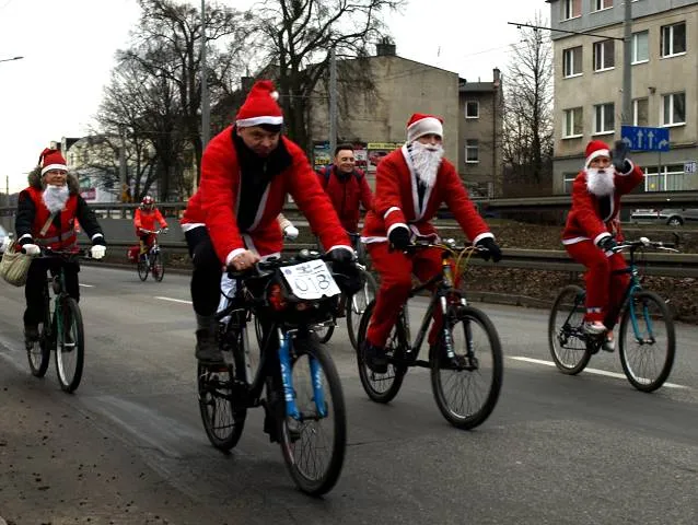 Migawki z I edycji przejazdu pt."Mikołaje na Rowerach"