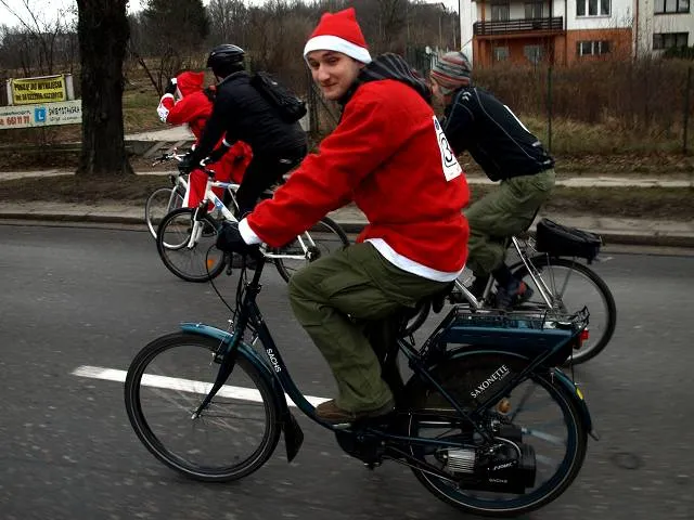 Migawki z I edycji przejazdu pt."Mikołaje na Rowerach"
