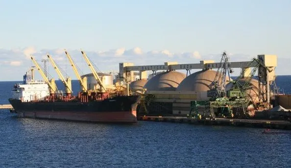 Zarząd portu chce sprzedać w tym roku 50 proc. udziałów w Bałtyckiej Bazie Masowej. 
