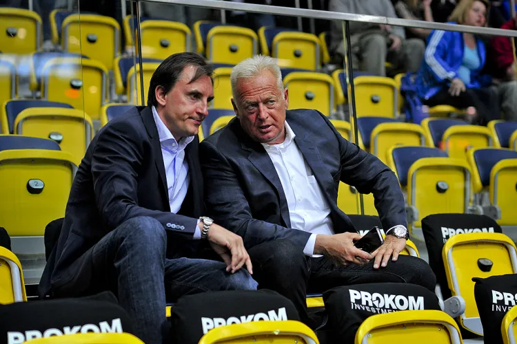 Ryszard Krauze (z prawej) zastąpił za sterami GKK Arka  Przemysława Sęczkowskiego