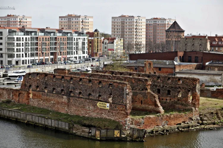 Gdańsk planuje w tym roku wykonać iluminację dla ruin spichlerzy na Wyspie Spichrzów.