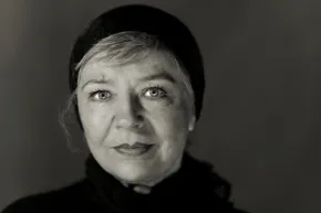 Joanna Bogacka była związana z Teatrem Wybrzeże od 1968 roku. Jej ostatnią rolą była tytułowa "Baba Chanel" w sierpniu tego roku.