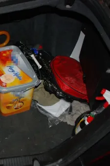 Narkotyki warte 250 tys. zł policjanci znaleźli w bagażniku mercedesa należącego do 32-letniego gdańszczanina.