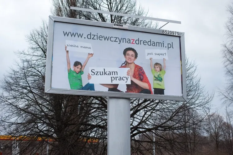 Gdańszczanka Ewa Suchodolska szuka pracy na billboardzie.