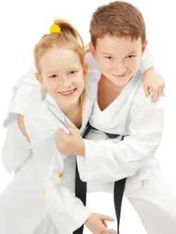 W Trójmieście jest wiele klubów, w których dzieci mogą rozwijać swoją sprawność fizyczną i koordynację ruchową, a przy okazji poznać nieco sztuk walki.
