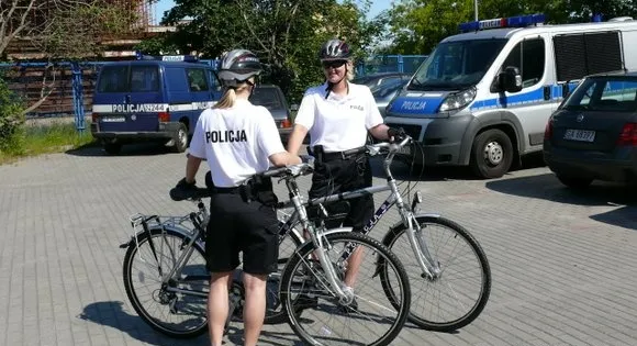 Policjantów i policjantki na rowerach można spotkać w Gdyni tylko latem.