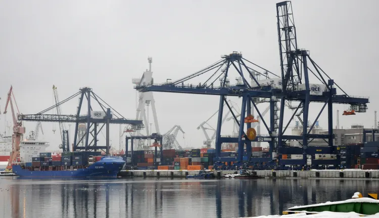 Centrum logistyczne powstaje w zachodniej części portu, tam gdzie funkcjonują dwa terminale kontenerowe. 