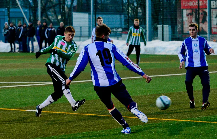 Patryk Brzeski strzelił wszystkie trzy bramki dla rezerw Lechii w wygranym meczu z Cartusią.