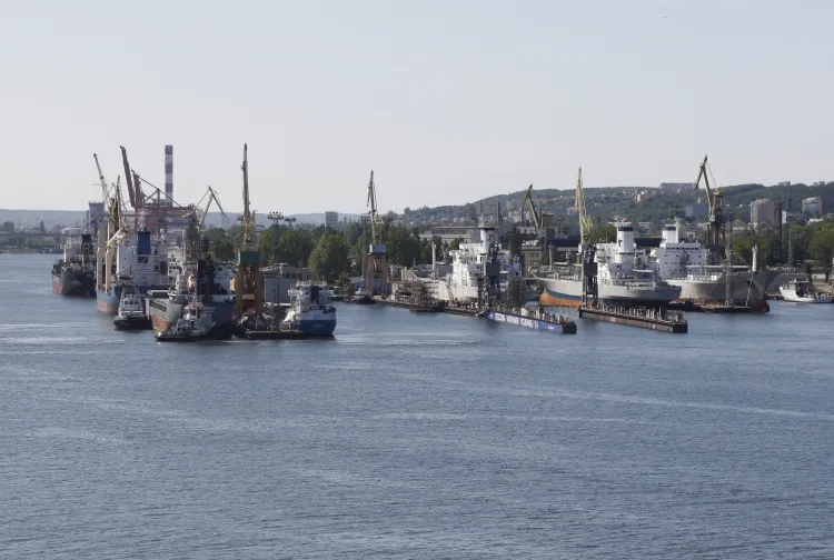 Za przebudowę korwety "Gawron" na okręt patrolowy ORP "Ślązak" odpowiedzialna będzie Stocznia Marynarki Wojennej z Gdyni. 