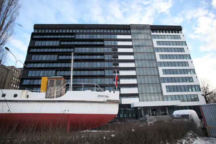 Pomorska Specjalna Strefa Ekonomiczna obejmuje obecnie dwadzieścia dwie podstrefy w czterech województwach. Na zdjęciu budynek G-330, dawna siedziba zarządu Stoczni Gdynia, a dziś nowoczesny obiekt biurowy wchodzący w skład PSSE.