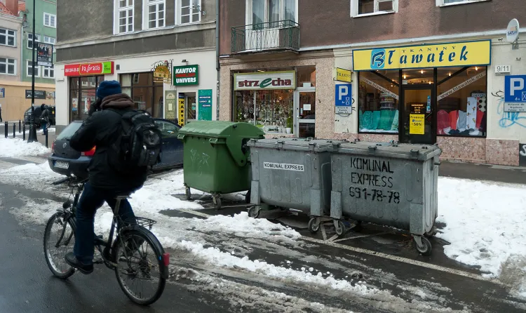 Czy w śródmieściu Gdańska będziemy mieć nową "atrakcję" w postaci stojących na ulicy kubłów na śmieci?