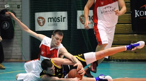 Wybrzeże Korsarz i Trefl II Sopot zmierzą się w rywalizacji do dwóch zwycięstw w ćwierćfinale play-off II ligi.