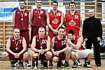 Dell Auto Service Gdynia najlepsi w Basket Cup. Na zdjęciu od lewej: Jakub Drewnik, Michał Szypniewski, Adrian Jastrzębowski, Rafał Wiśniewski, Henryk Hryszkiewicz; siedzą: Łukasz Koszałkowski, Filip Lewandowski, Bartosz Maj, Paweł Pastusiak.