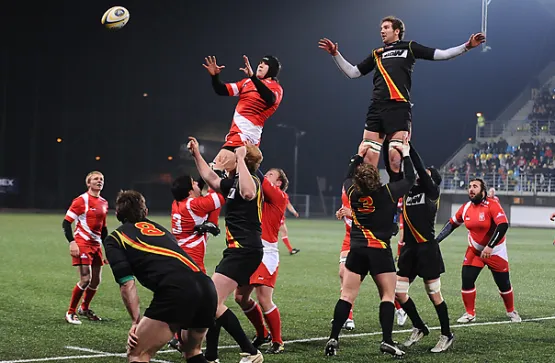 Reprezentacja Polski w rugby na Narodowym Stadionie Rugby wygrała rok temu z Belgią 28:21, a jesienią 2010 roku uległa Mołdawii 25:36. 