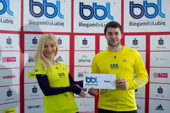 Agnieszka Adamowicz i Oskar Jacyno zapraszają amatorów biegania do wspólnych treningów na Stadionie Leśnym w Sopocie.