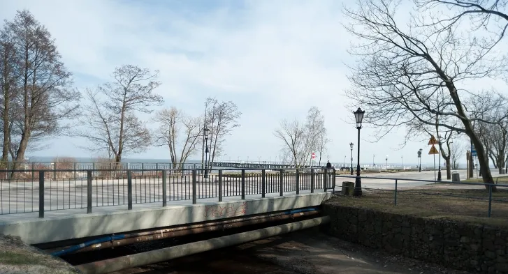 Rewitalizacja fragmentu terenu przy ul. Orłowskiej to część projektu, który obejmuje również plac u nasady mola w Orłowie.