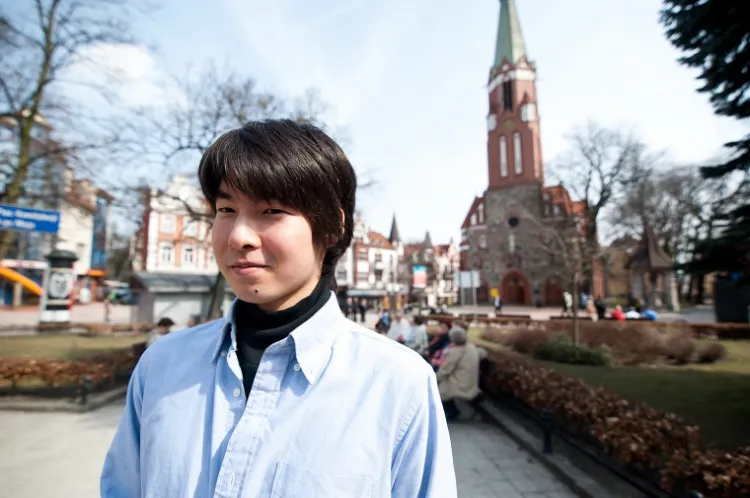 20-letni Koki z Tokio zakochał się w Sopocie. Najbardziej podoba mu się morze, dużo zieleni i stare budynki. - W Tokio wszystko jest takie nowoczesne - mówi. 