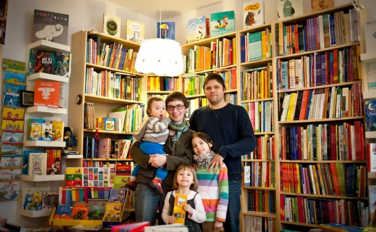 Na zdjęciu rodzina Szymkowiaków z Gdyni. Choć ludzi, którzy świadomie decydują się na rodzinę z trojgiem i więcej dzieci przybywa, to wciąż jest to niecodzienny widok.