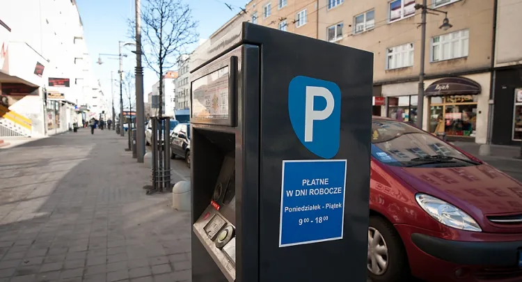40 groszy za 15 minut parkowania - takie zmiany proponują radni PO.