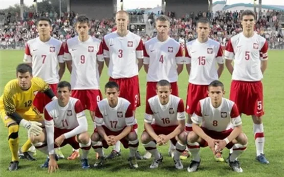 Reprezentacja Polski do lat 19 zagra w Gdyni 5 czerwca z Hiszpanią, a 5 dni później w Gdańsku zmierzy się z Grecją, czyli odpowiednią mistrzem i wicemistrzem Europy w tej kategorii wiekowej.