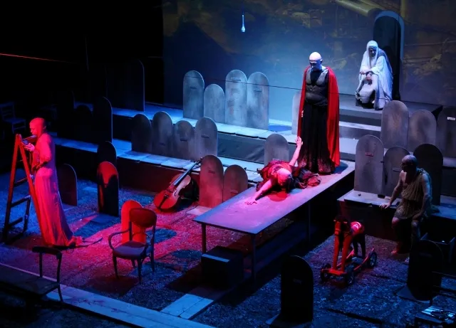 Spektakl "Każdy musi kiedyś umrzeć Porcelanko, czyli rzecz o Wojnie Trojańskiej" z Teatru im. Juliusza Słowackiego w Krakowie otrzymał Złotego Yoricka i zostanie pokazany na Festiwalu Szekspirowskim.