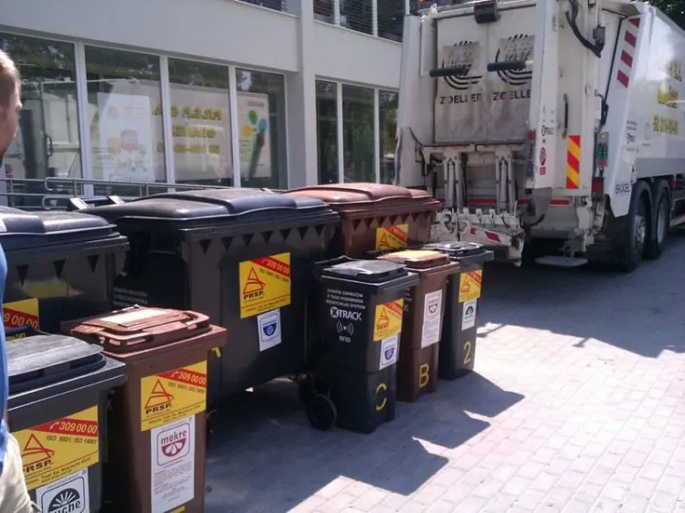 Śmieciarki i pojemniki będą w specjalnym systemie, dzięki któremu będzie można kontrolować odbiór odpadów w Gdańsku.