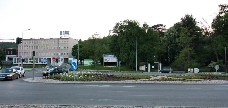 W tym miejscu (rejon skrzyżowania Drogi Zielonej, al. Grunwaldzkiej i ul. Czyżewskiego) rozpoczynać się ma ul. Nowa Spacerowa.
