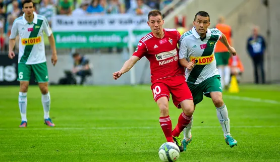 2 czerwca, w zamykającej sezon ekstraklasy 2012/2013 kolejce, Łukasz Surma rozegrał swój ostatni mecz w barwach Lechii. Gdańszczanie przegrali w nim 0:2