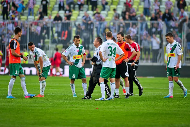 Smutni piłkarze Lechii na PGE Arenie to najczęstszy obrazem od dwóch lat. Gdańszczanie w meczach u siebie w ekstraklasie zanotowali po 12 remisów i przegranych, a wygrali tylko 6 razy. 