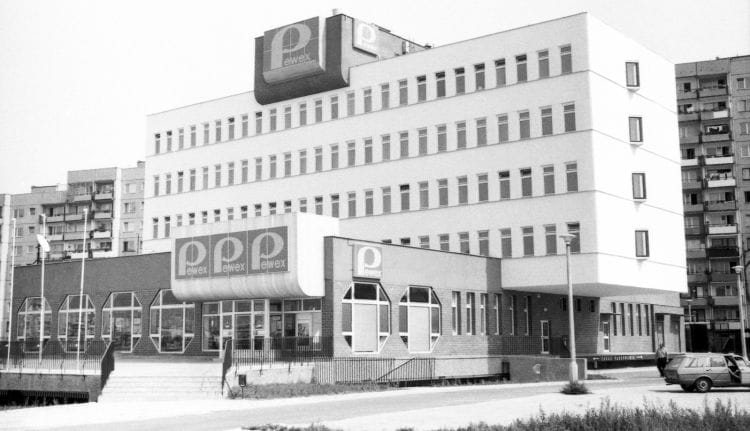 Marka Pewex była w czasach PRL synonimem towarów luksusowych. Na zdjęciu biurowiec Pewexu na gdańskiej Zaspie. 
